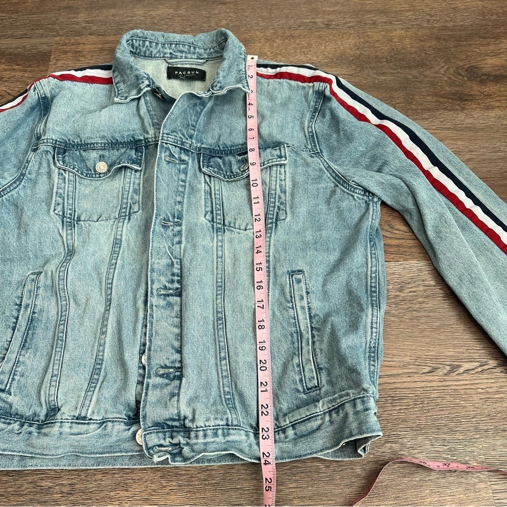 PacSun Denim Jacket Medium Light Wash Striped Sleeve Jean Jacket Red White - Picture 9 of 9